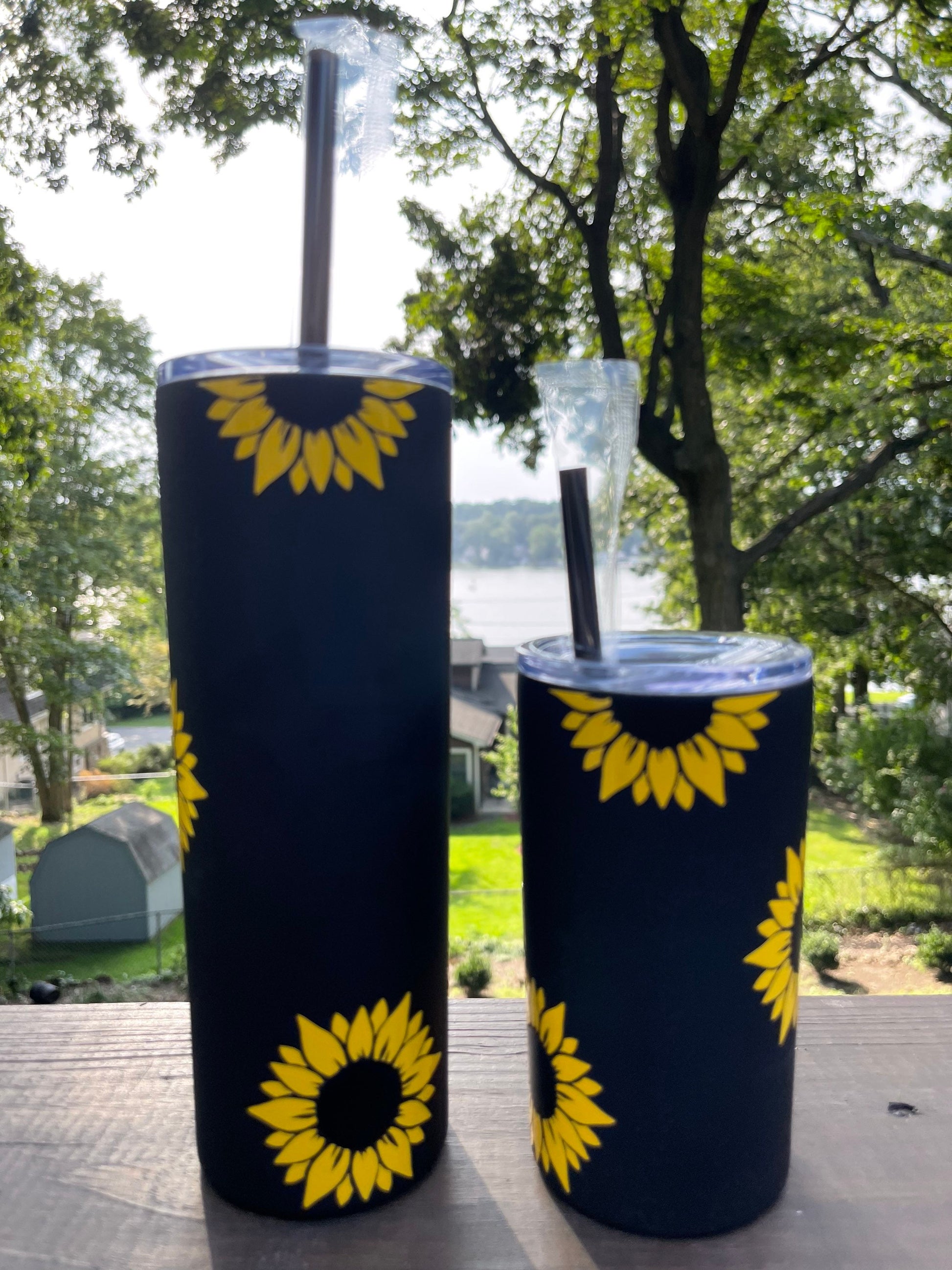 Personalized Daisy Tumbler – Acential